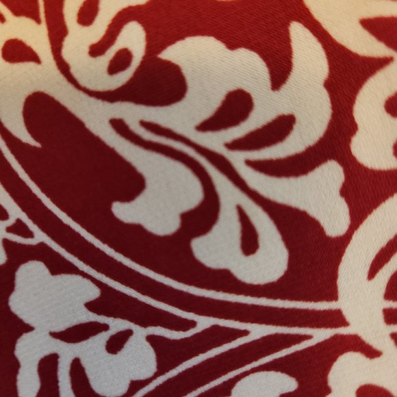 red and white pattern dress - Picture 5 of 7